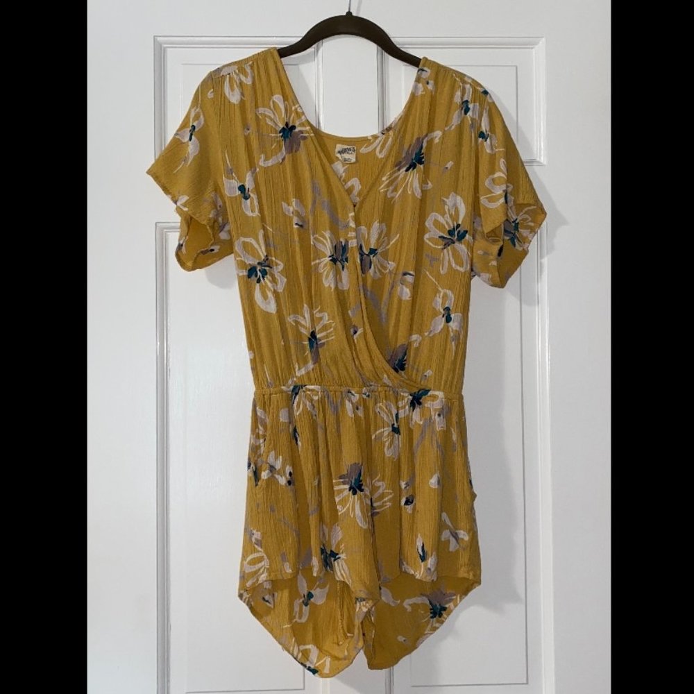 O'Neill Floral Yellow Romper, Size Small